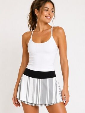Lululemon Pace Setter Skirt Size 4 Gray White Stripe Tennis Run Skort